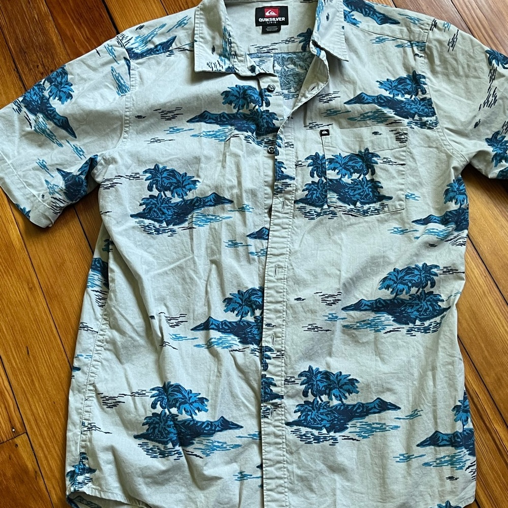 Quiksilver mens large button down.